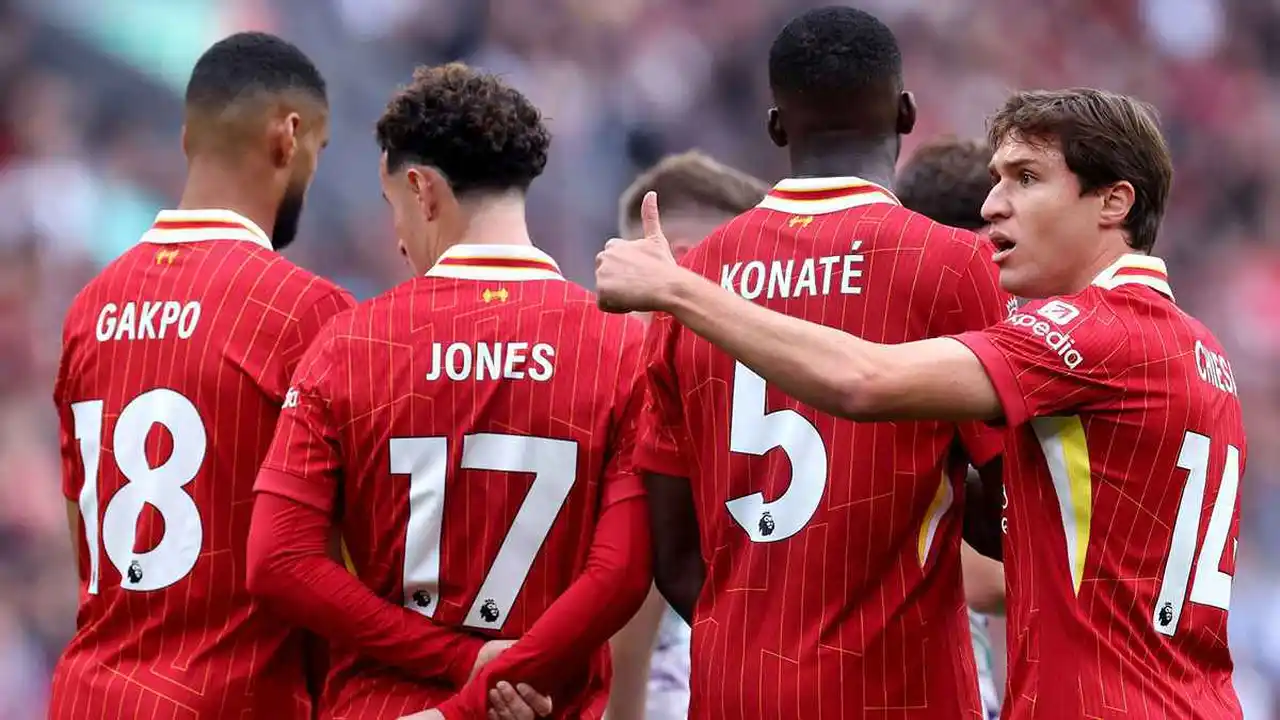 طلب درامي.. نجم ليفربول يسعى للرحيل هرباً من سلوت في يناير